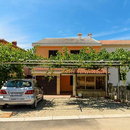 Apartmani Lovorka Punat Exterior photo