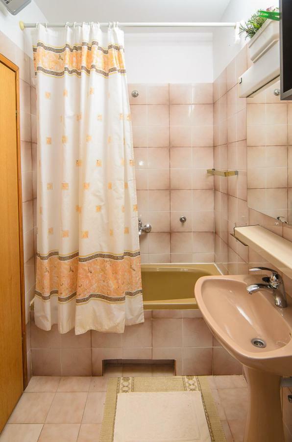 Apartmani Lovorka Punat Exterior photo