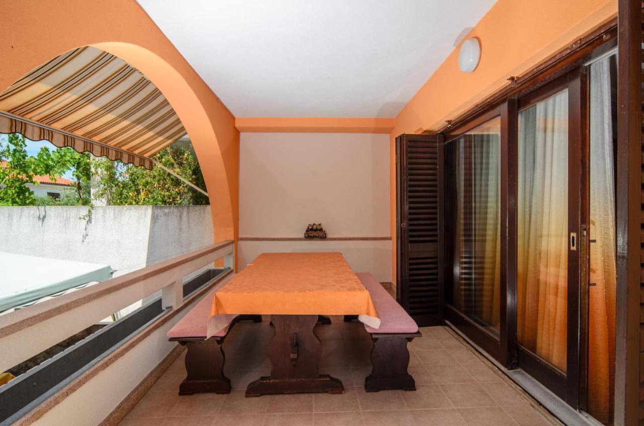 Apartmani Lovorka Punat Exterior photo